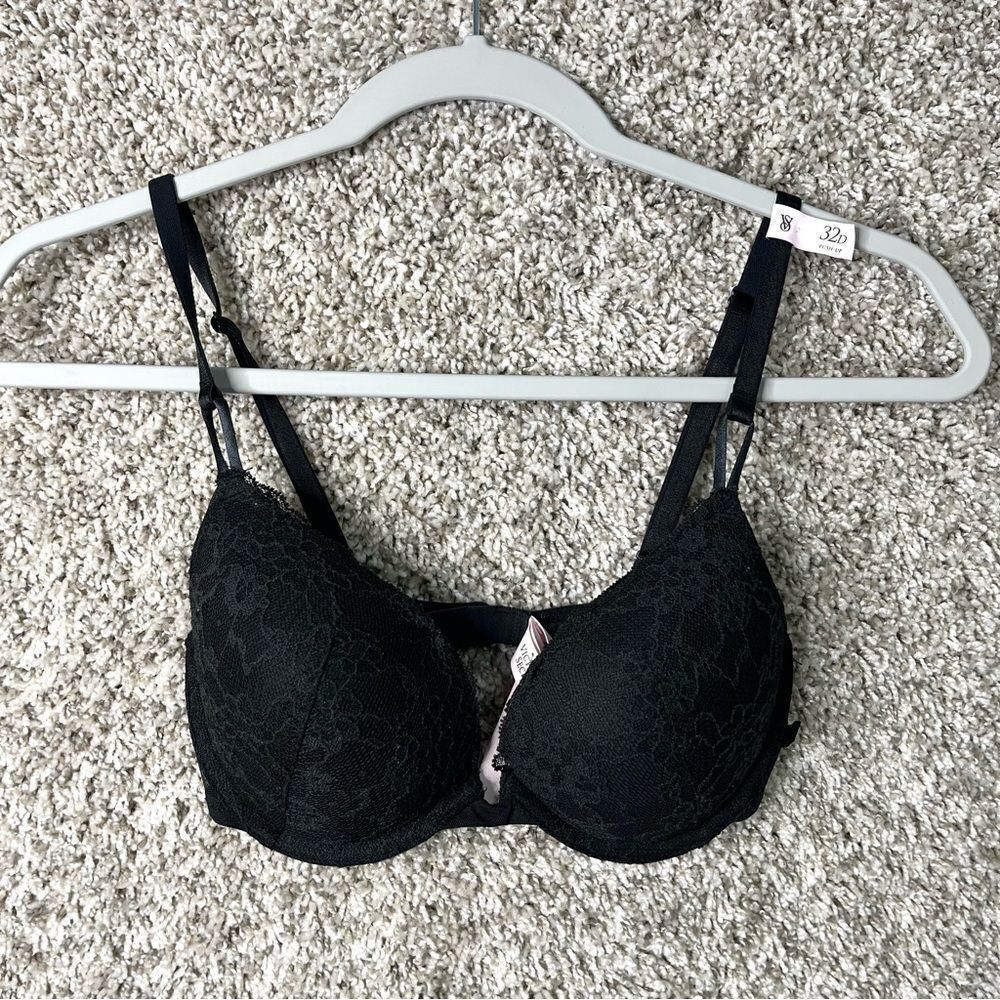 Victoria’s‎ Secret Bra Women’s 32D Black Floral Lace Push Up NWT